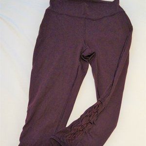Lululemon plum crop 21” leggings size 8